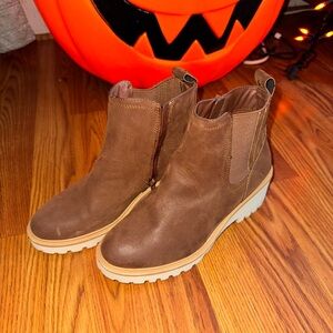 Maurices Tan Ankle Boots 🍁
